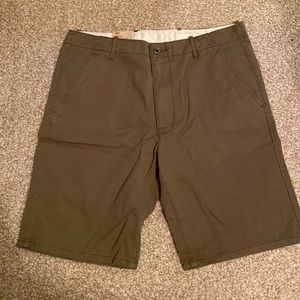 Men’s Levi 36W Chino shorts brown